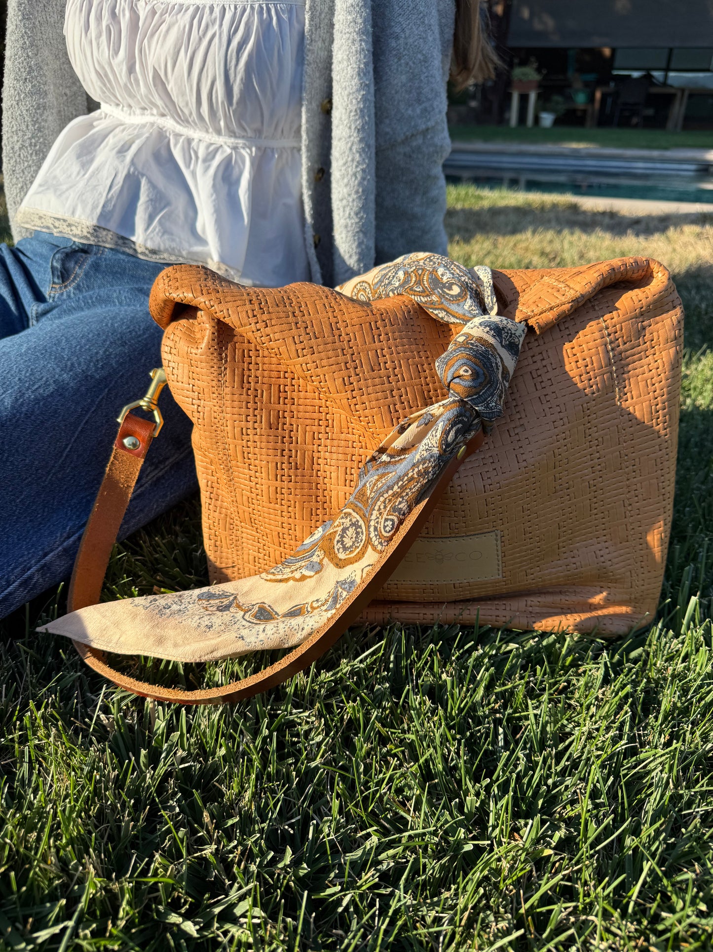 MNM Bucket Bag in Woven Tan