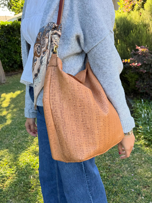 MNM Bucket Bag in Woven Tan