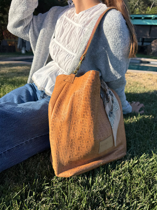 MNM Bucket Bag in Woven Tan
